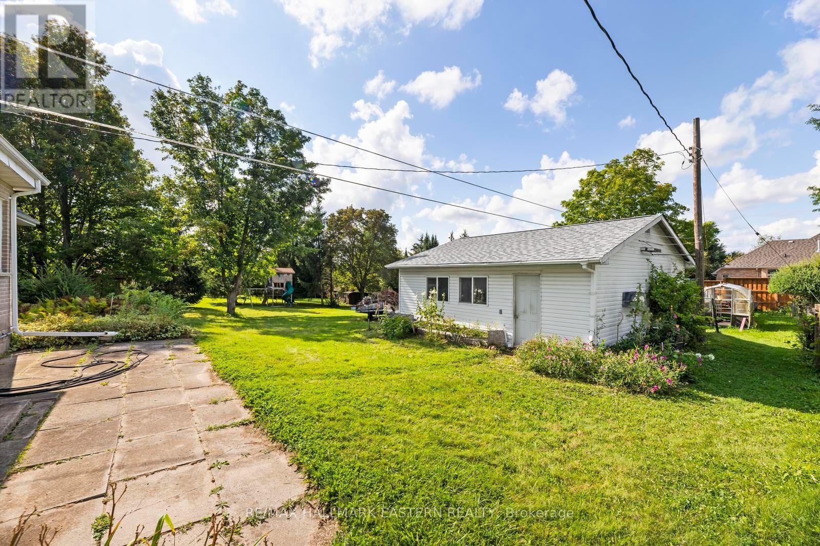 1932 SHERBROOKE STREET W - 21