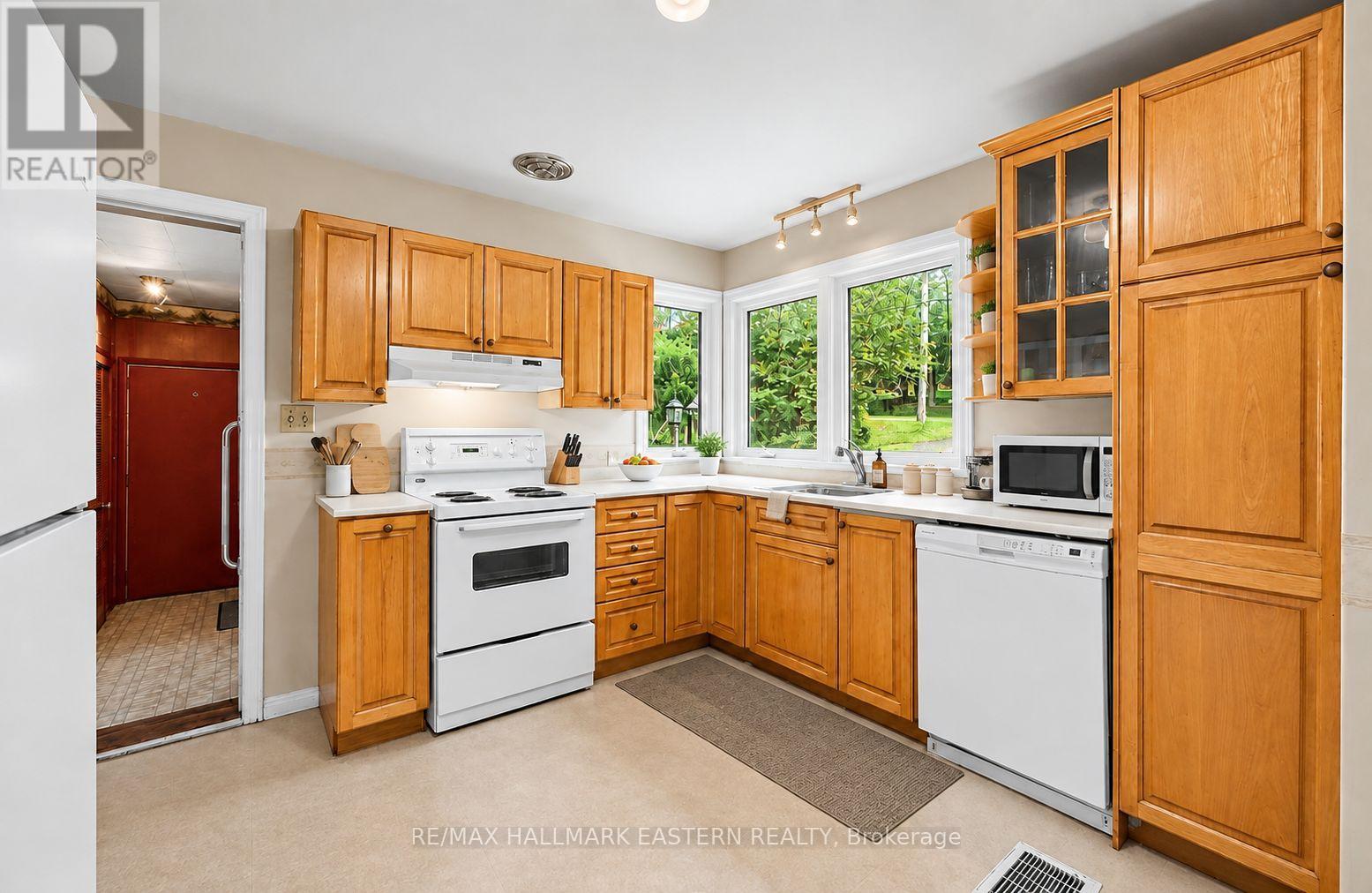 1932 SHERBROOKE STREET W - Image 8