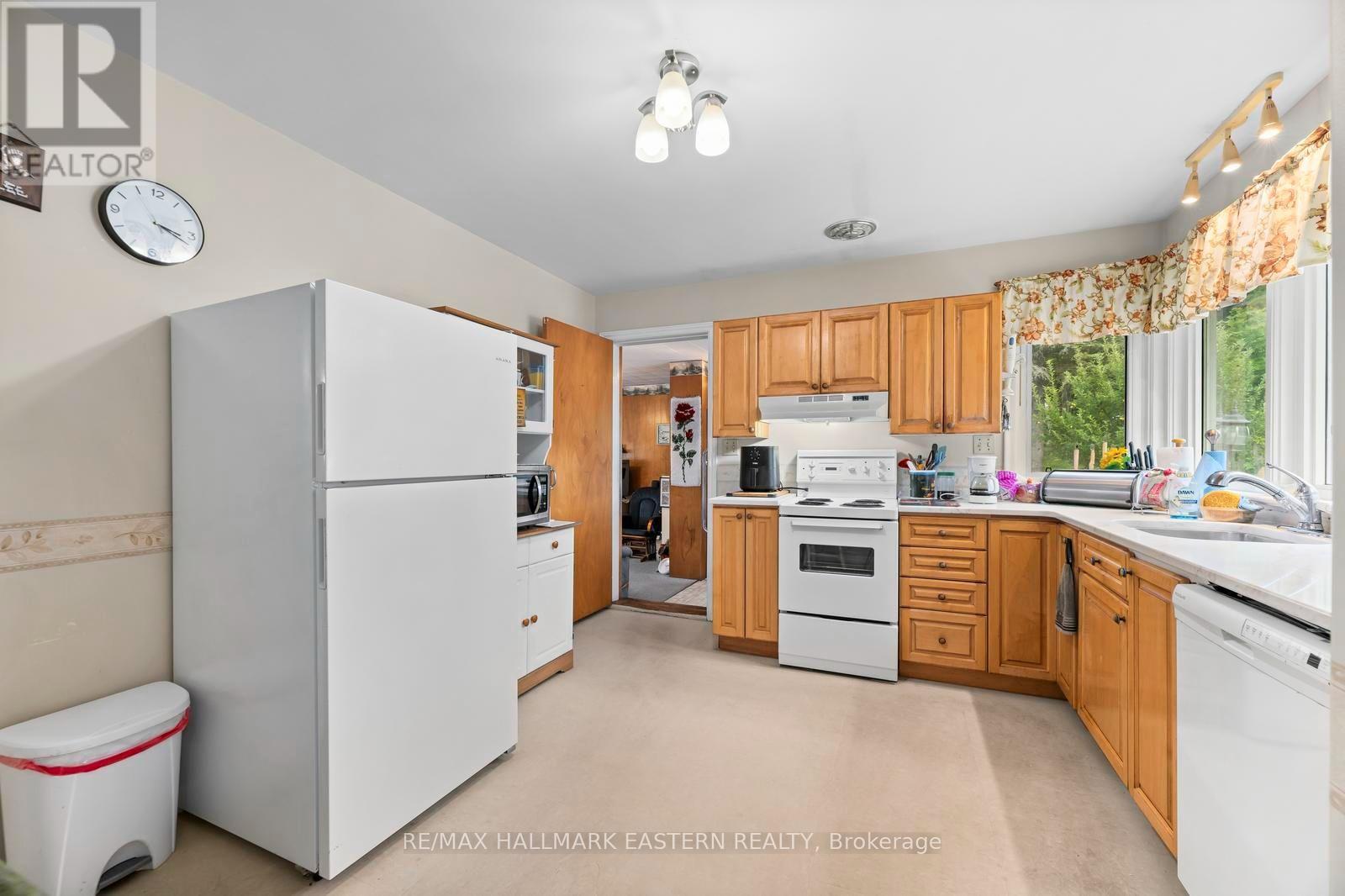 1932 SHERBROOKE STREET W - 9