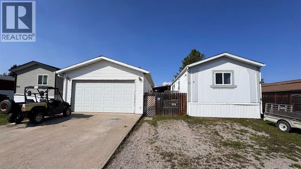 27, 5211 55 Avenue, Rocky Mountain House, Alberta, T4T1M8