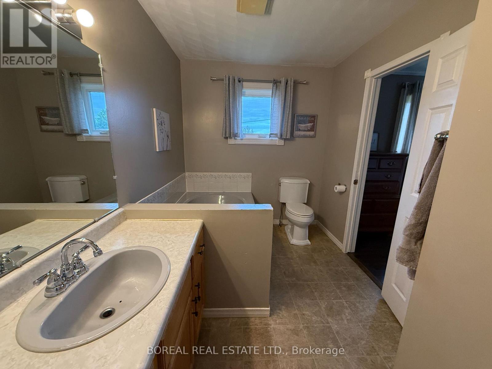 30 EIGHTEENTH AVENUE - Image 24