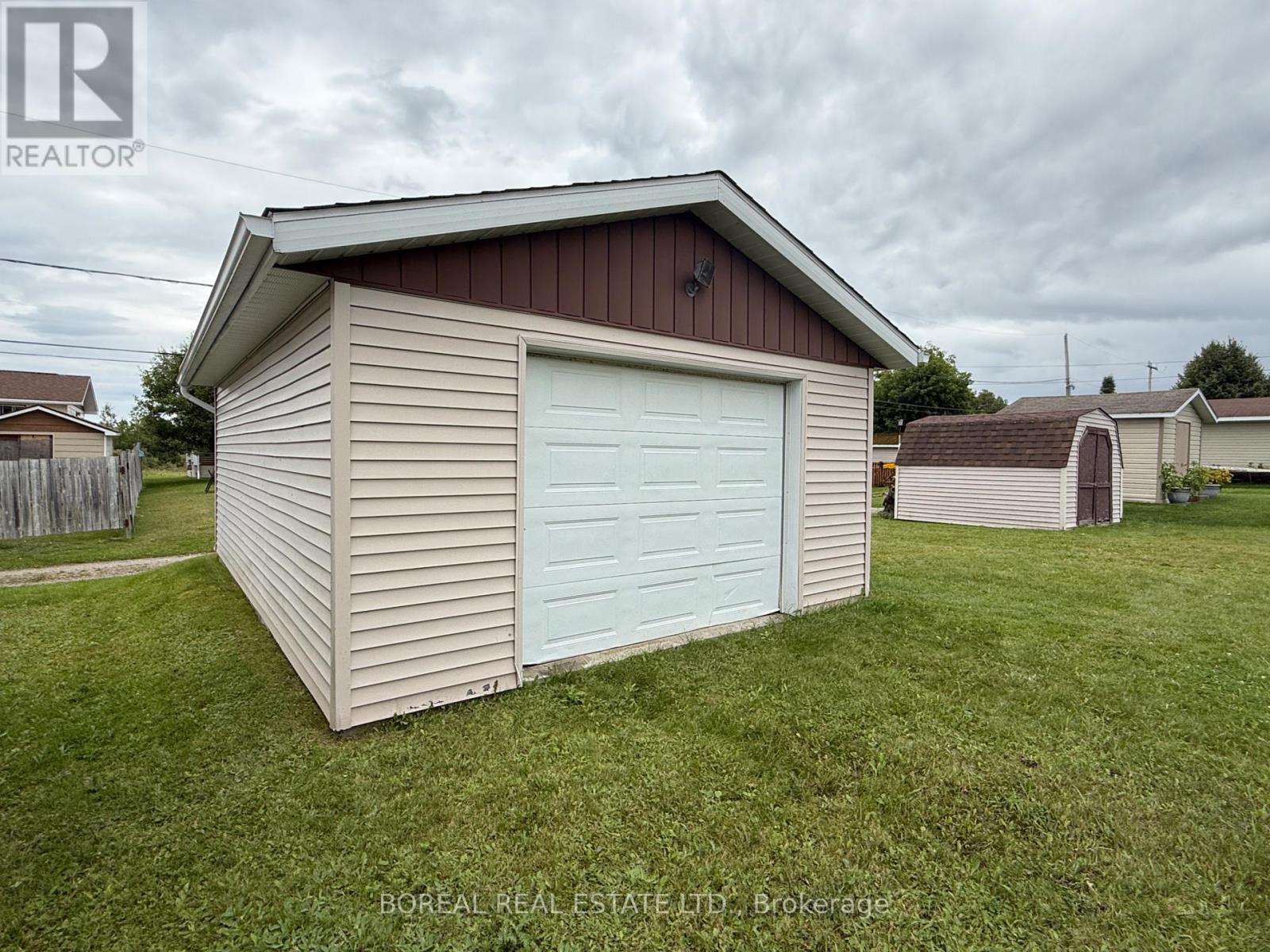 30 EIGHTEENTH AVENUE - Image 9