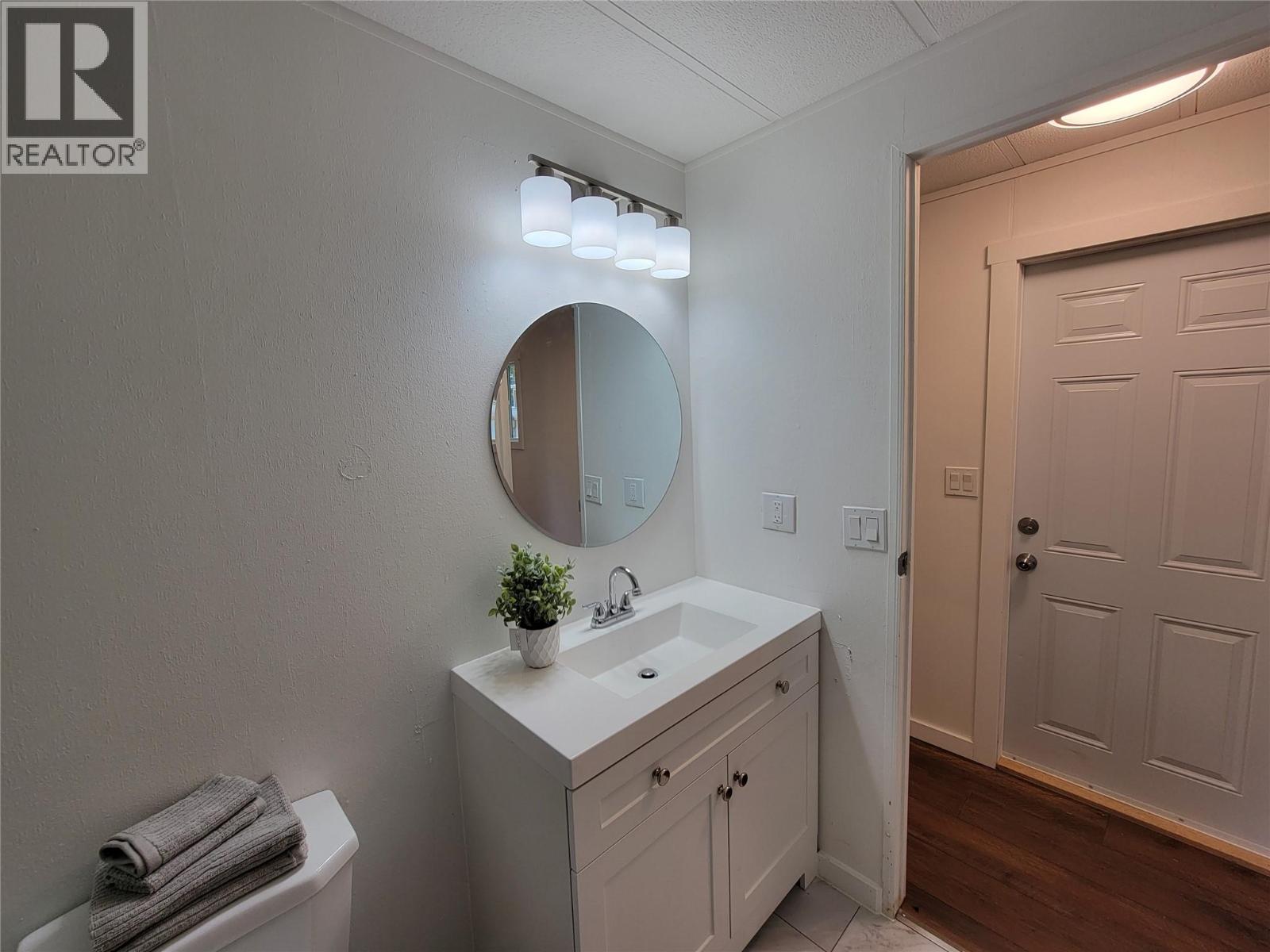 3 1514 Highway 3A Other, Keremeos