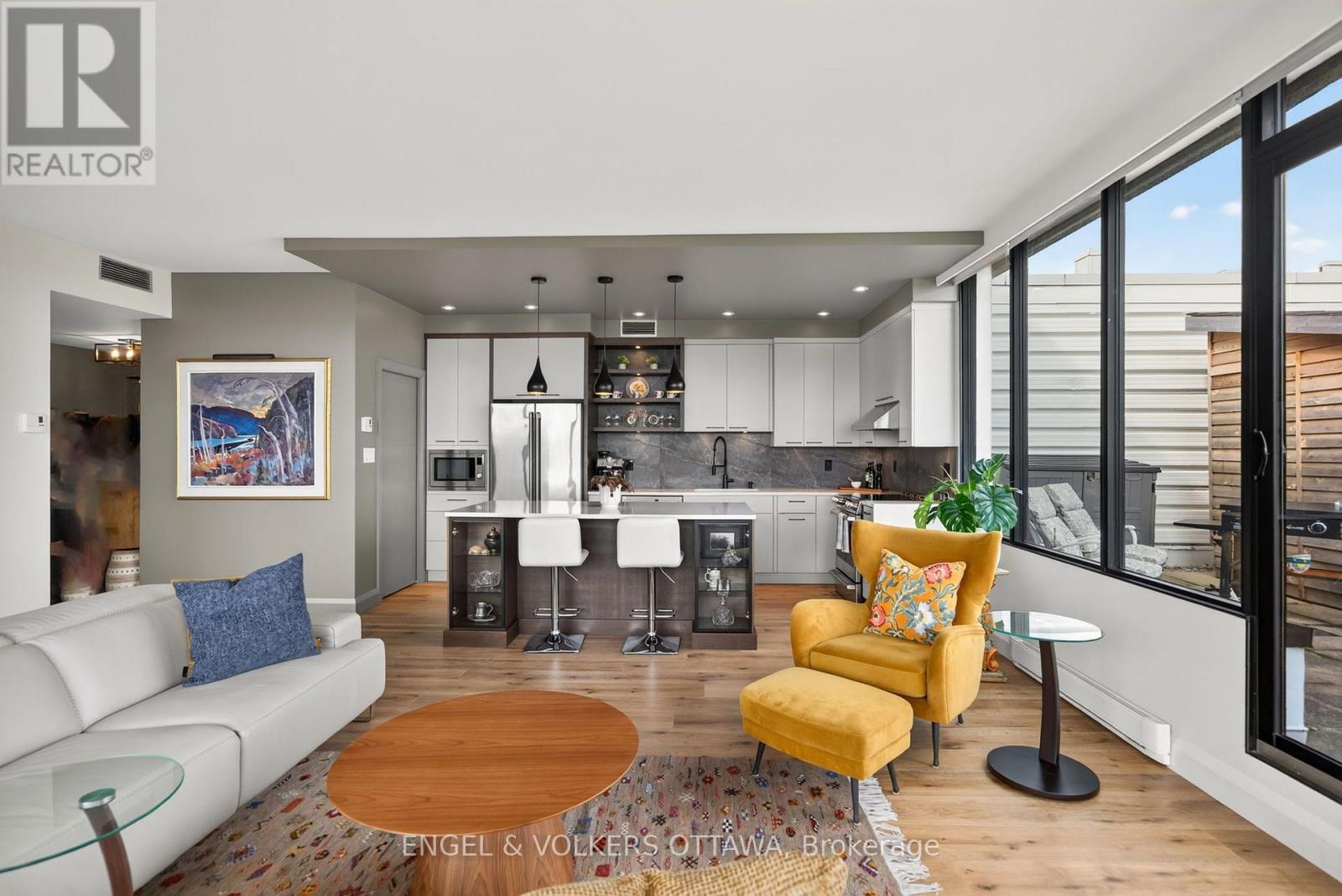 #EX2 370 DOMINION AVENUE - Image 6