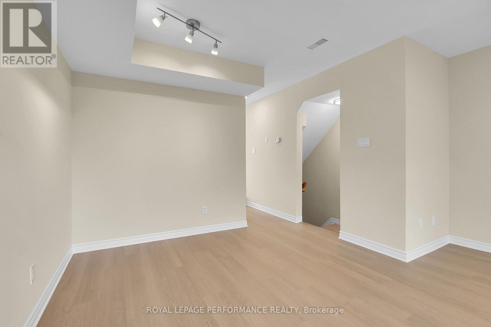 64 Mayflower Private