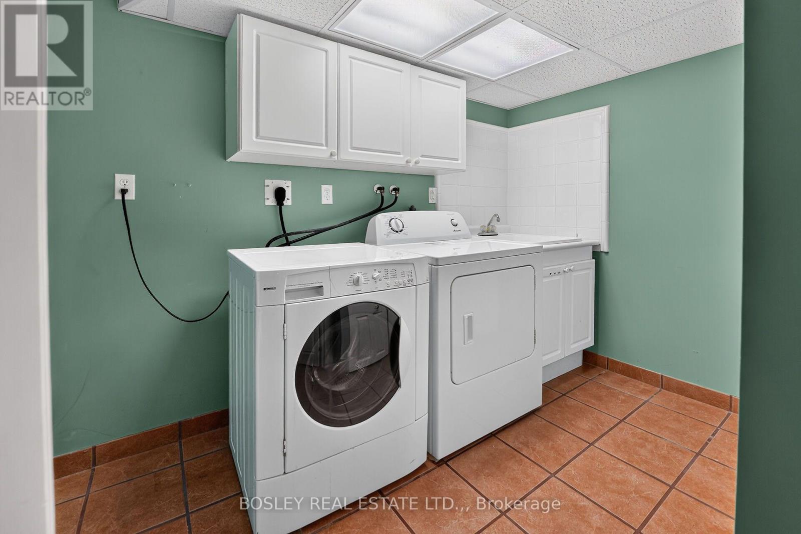 33 BAY BERRY LANE - Image 28