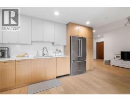 201 7162 West Saanich Rd, Central Saanich, BC V8M1P6 Photo 13