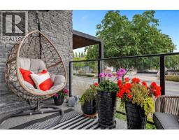 Kitchen - 201 7162 West Saanich Rd, Central Saanich, BC V8M1P6 Photo 7