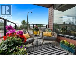 Living room - 201 7162 West Saanich Rd, Central Saanich, BC V8M1P6 Photo 8
