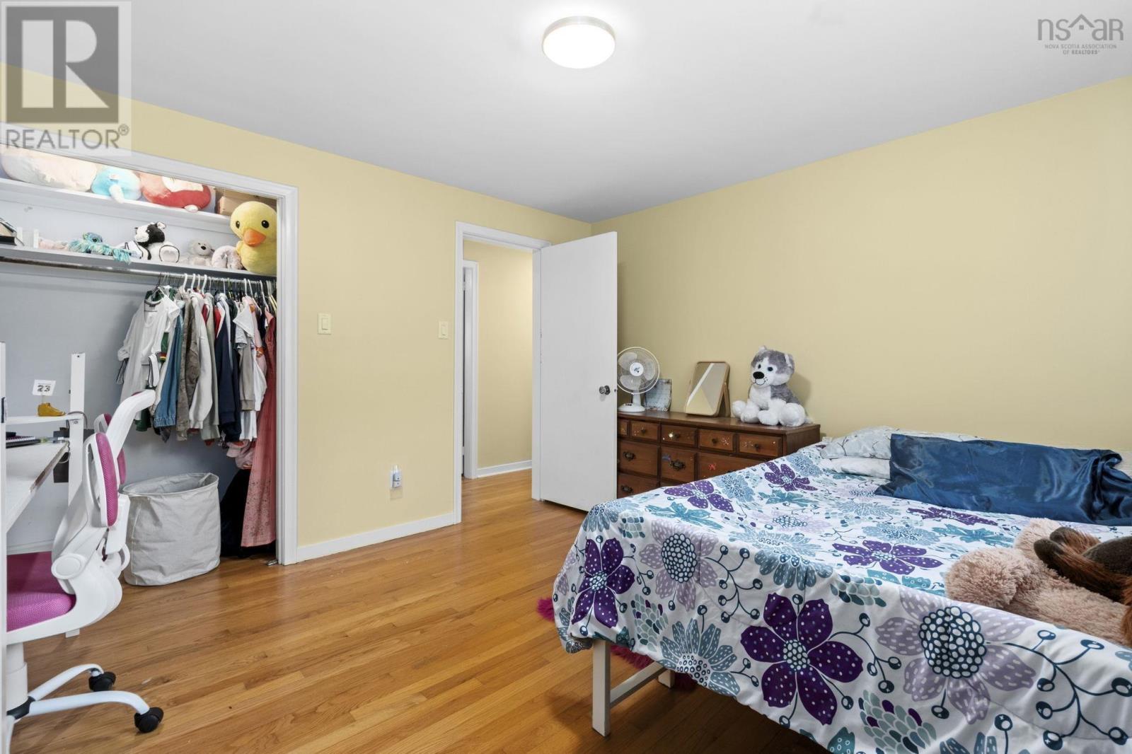 22 Northcliffe Lane - 30