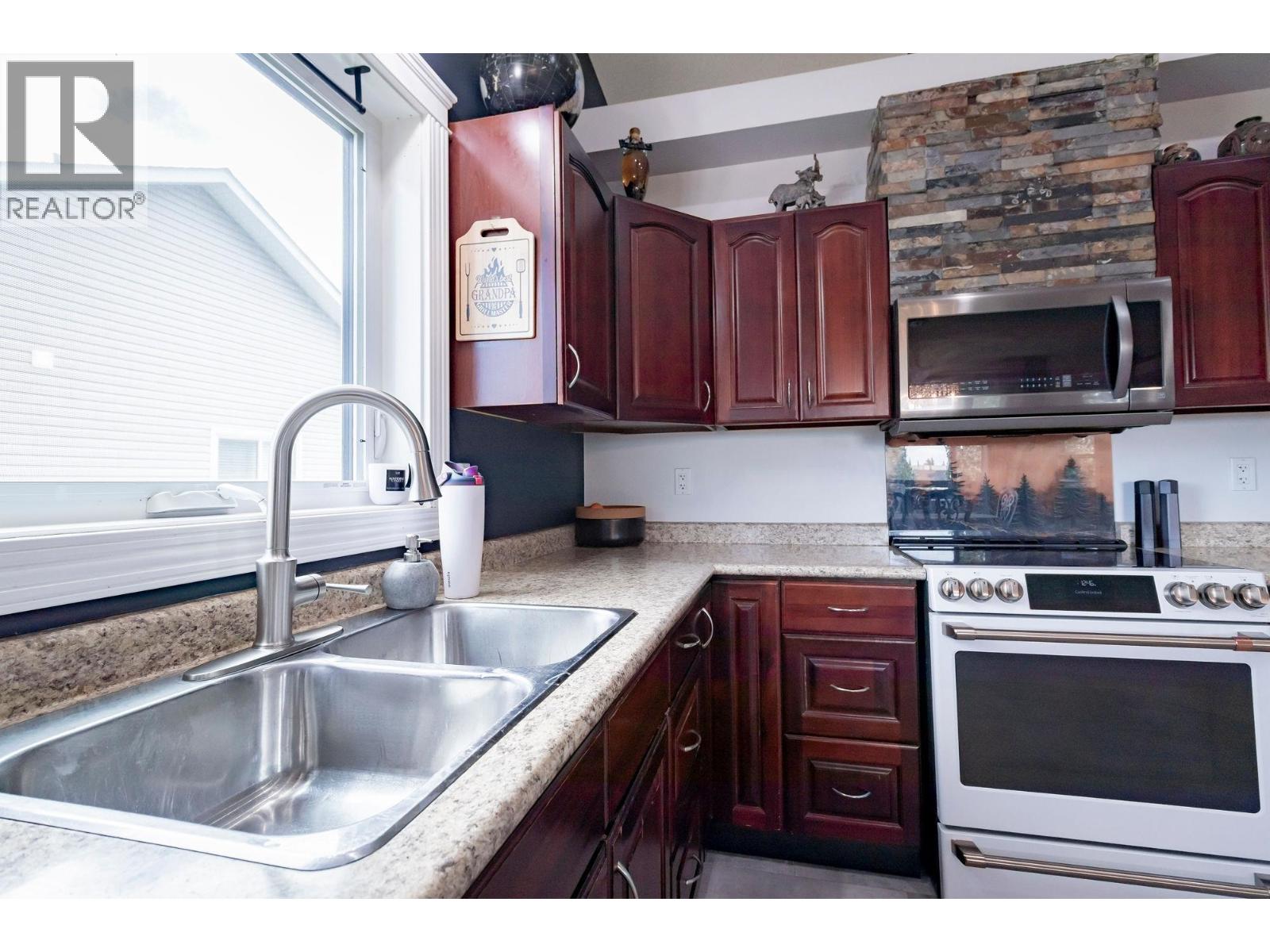 9720 118 AVENUE - 4