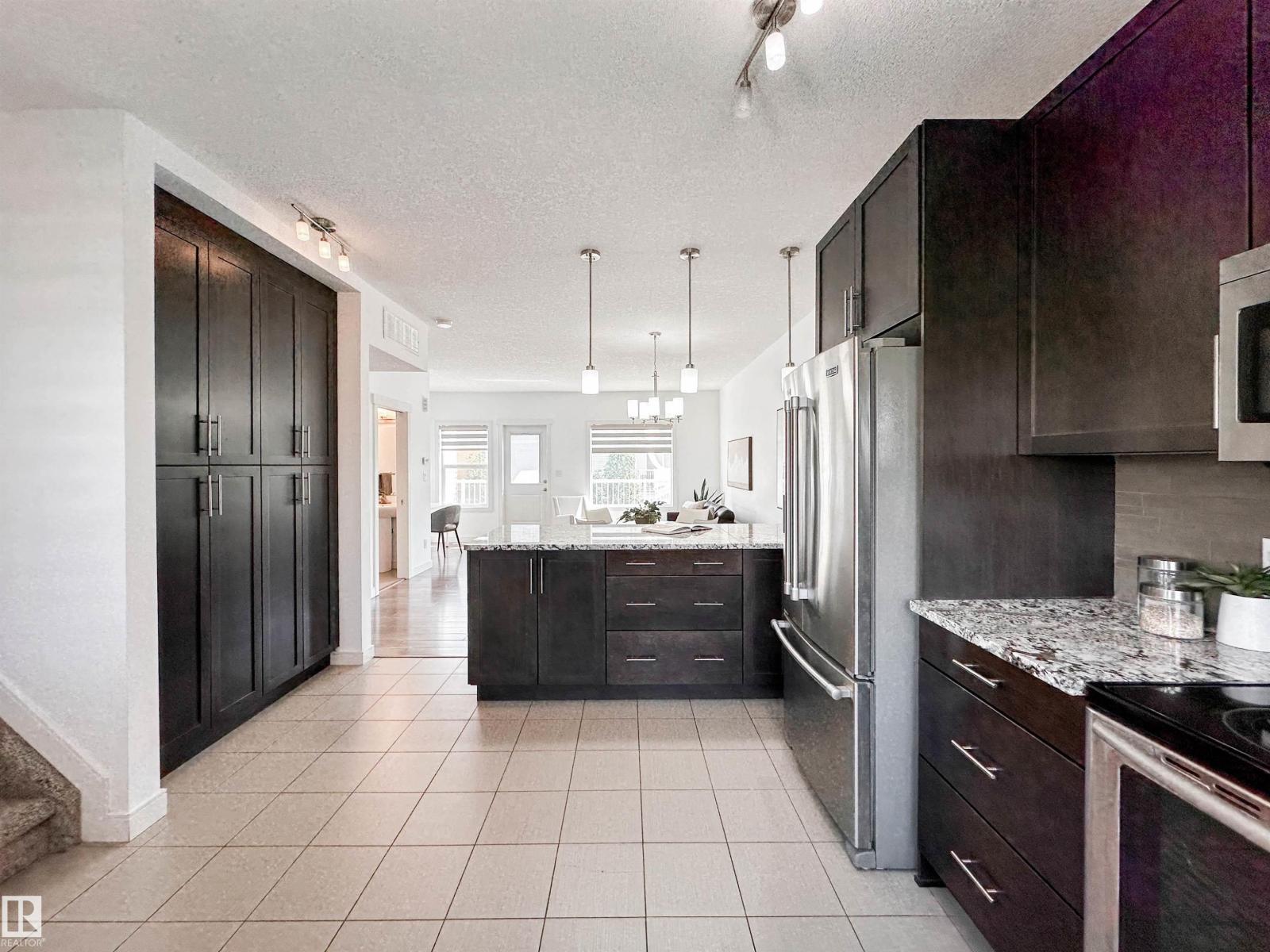 #11 150 EVERITT DR - Image 8