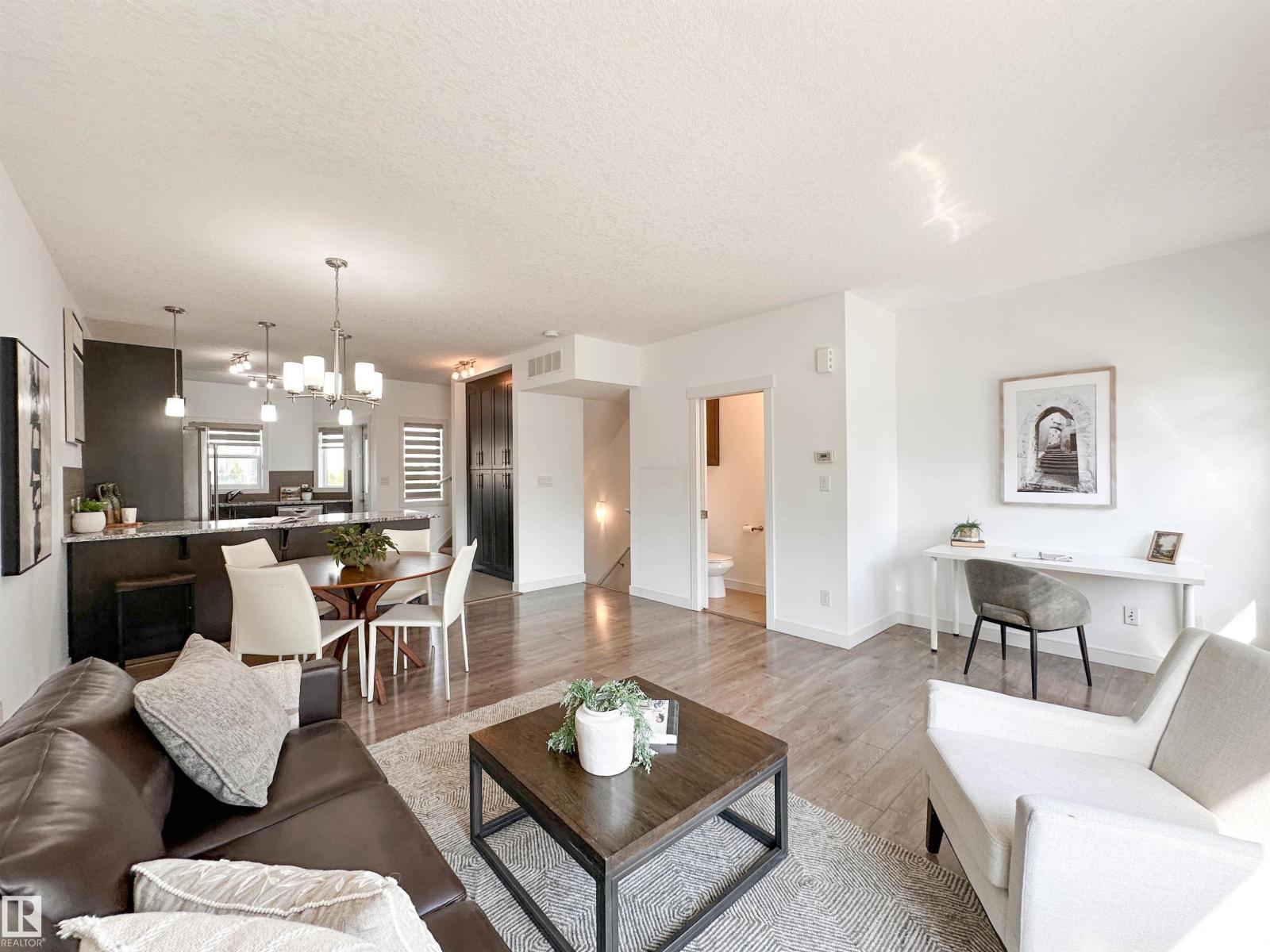 #11 150 EVERITT DR - 17