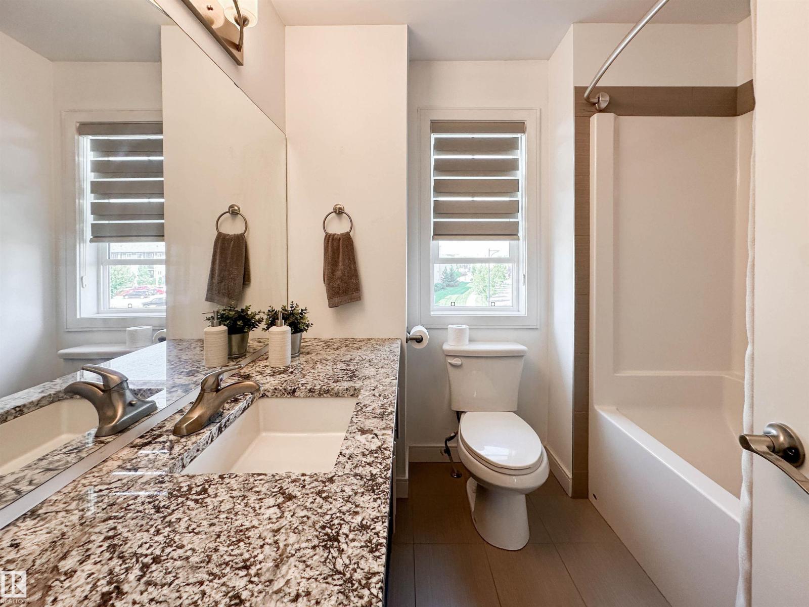 #11 150 EVERITT DR - Image 32