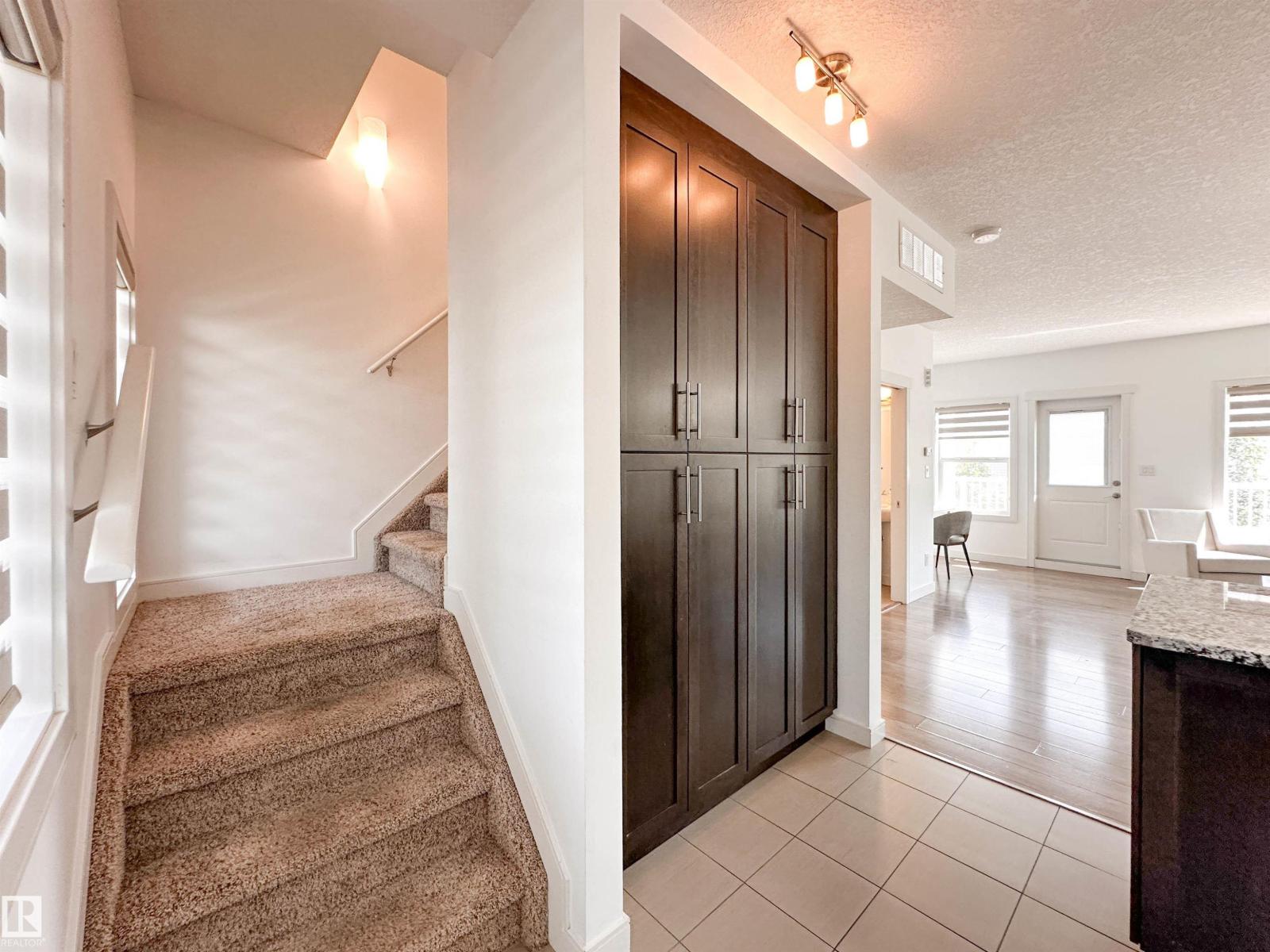 #11 150 EVERITT DR - 23