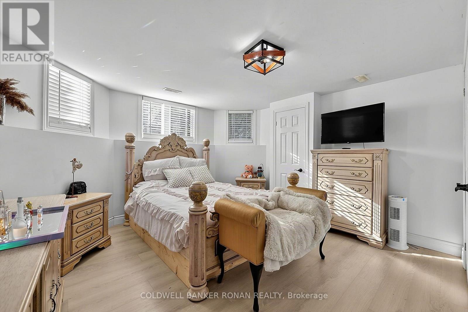 57 PINE PARK BOULEVARD - Image 28