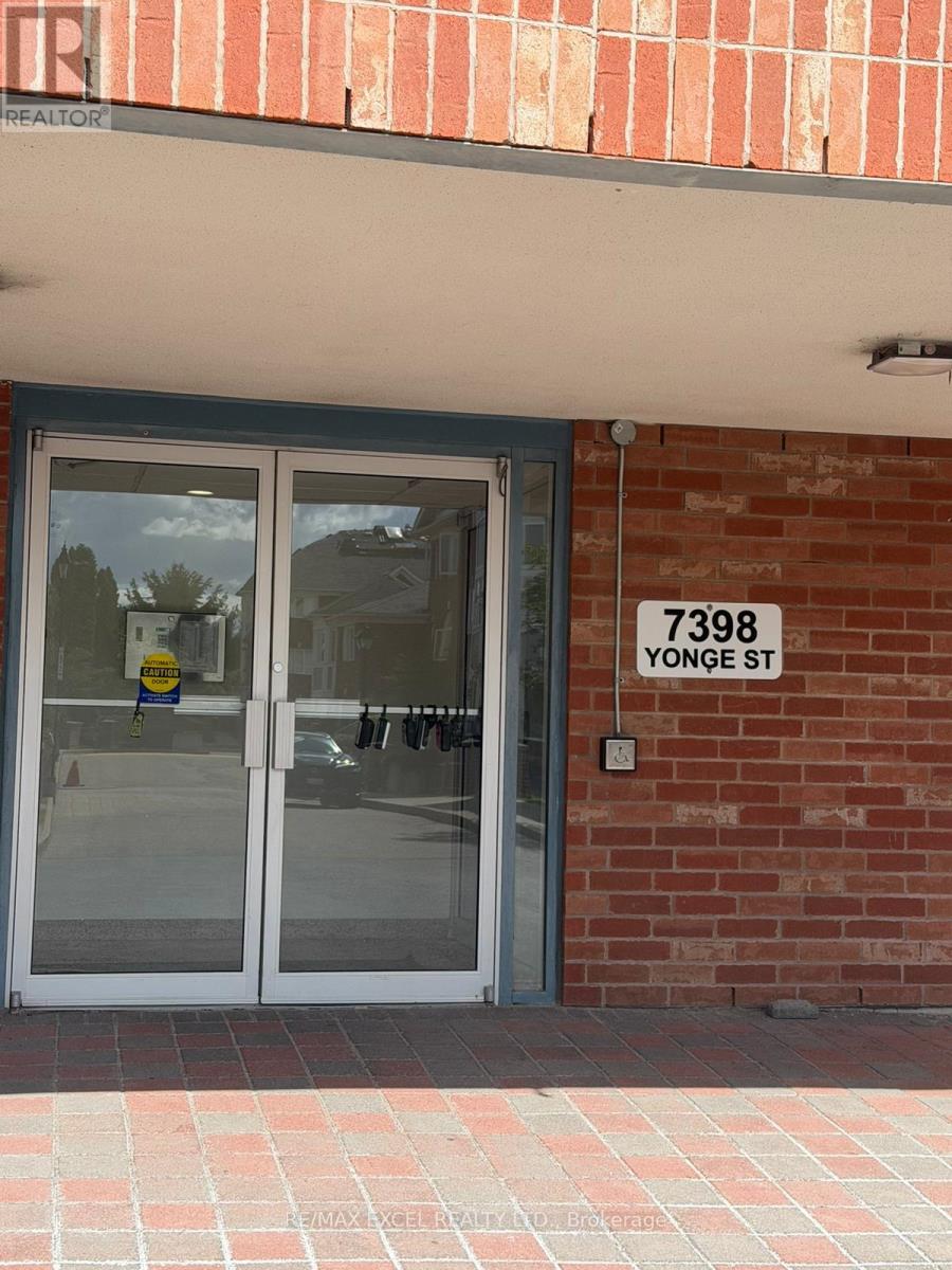 7398 Yonge Unit 312 photo 2