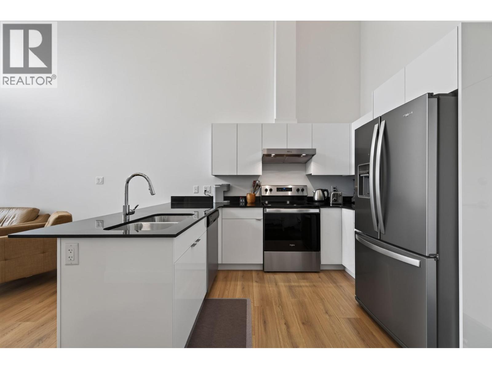 #621 444 St Paul Street - Image 4