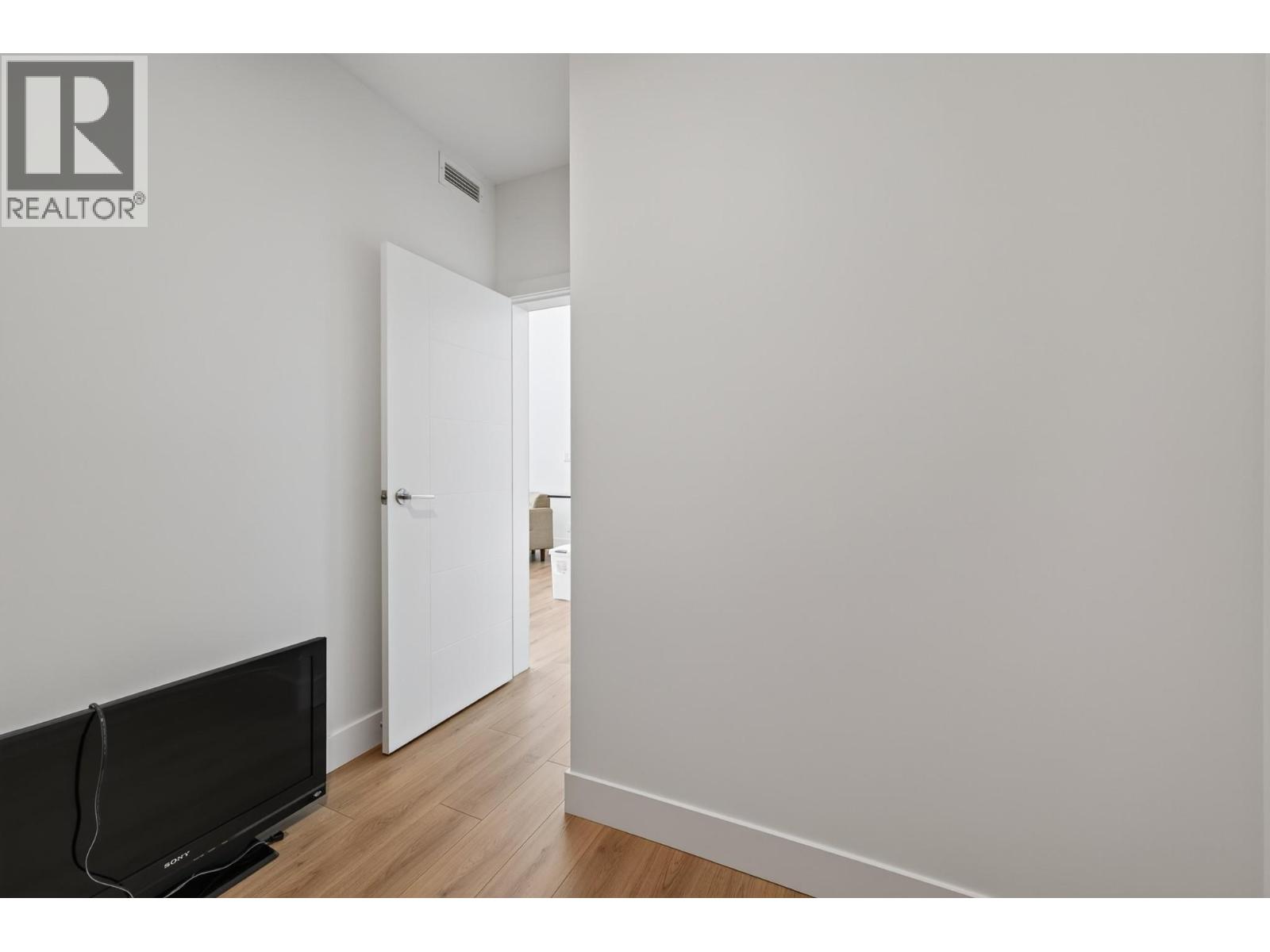 #621 444 St Paul Street - 14