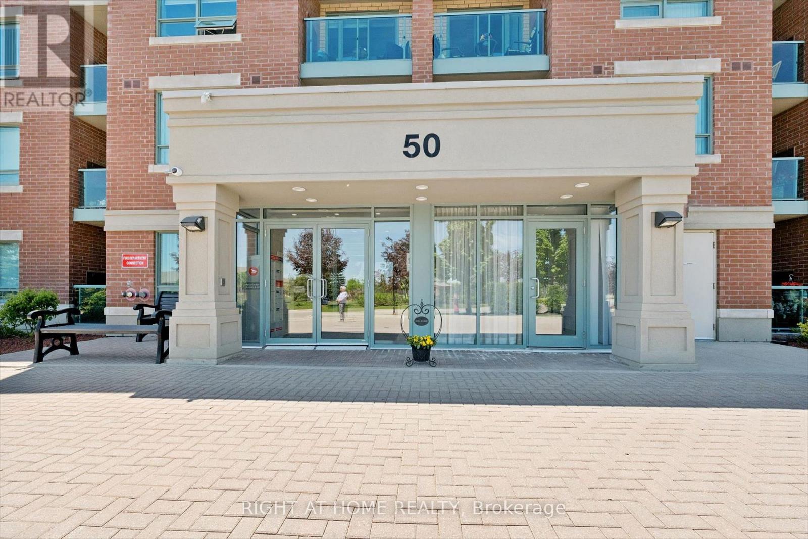 113 - 50 VIA ROSEDALE WAY