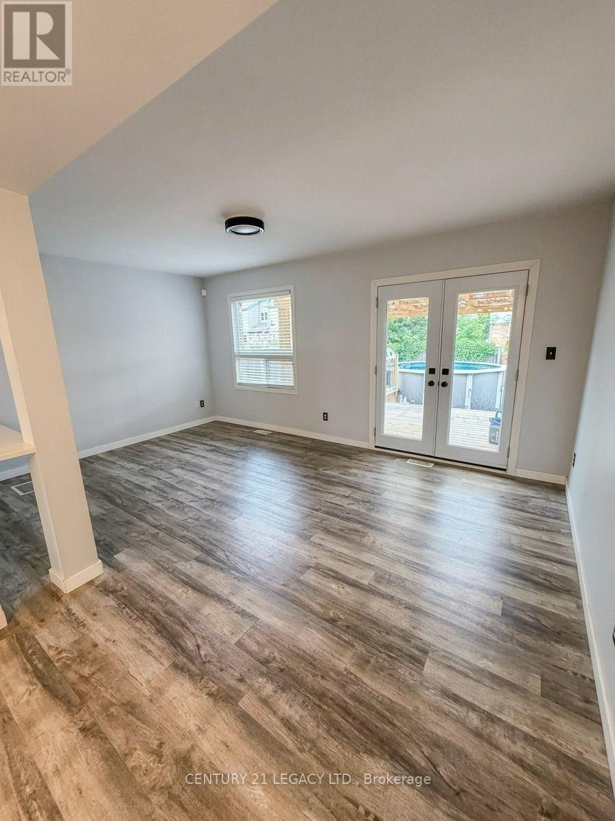 34 MOUNTAIN LAUREL CRESCENT — photo 3
