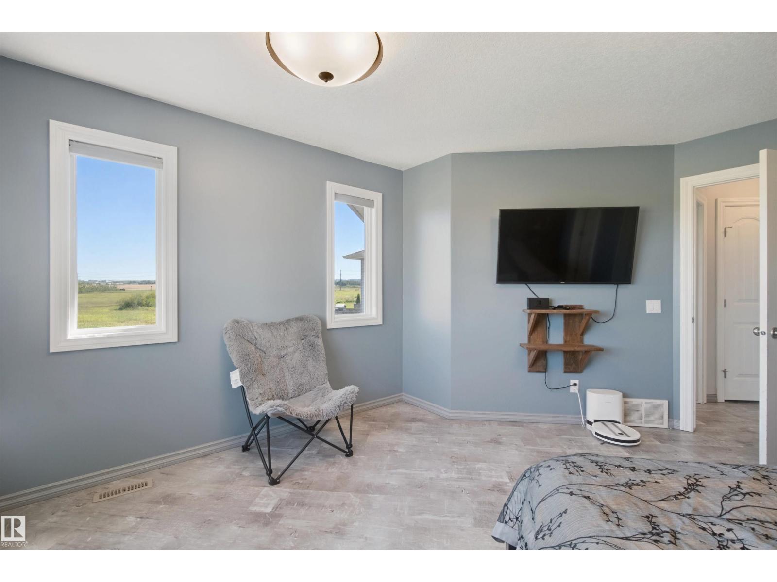 5315 45 ST - 23