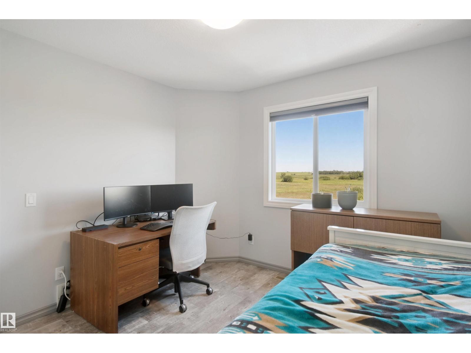 5315 45 ST - 25