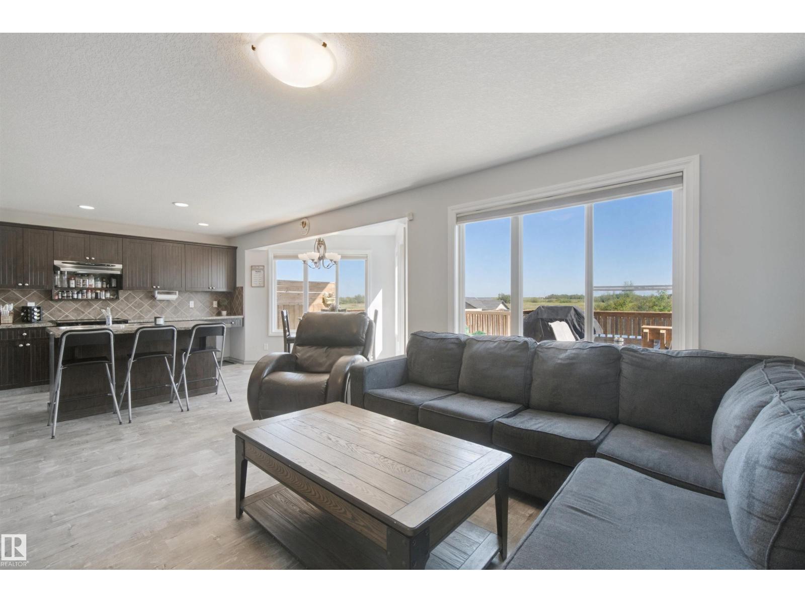 5315 45 ST - Image 5