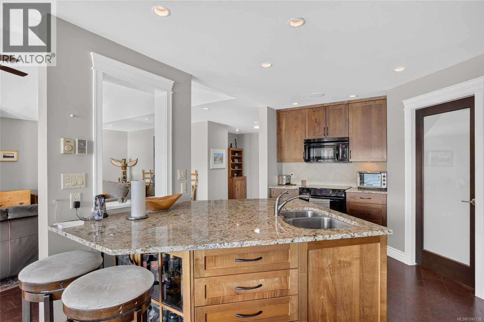 #118 1807 Beaufort Ave - 14