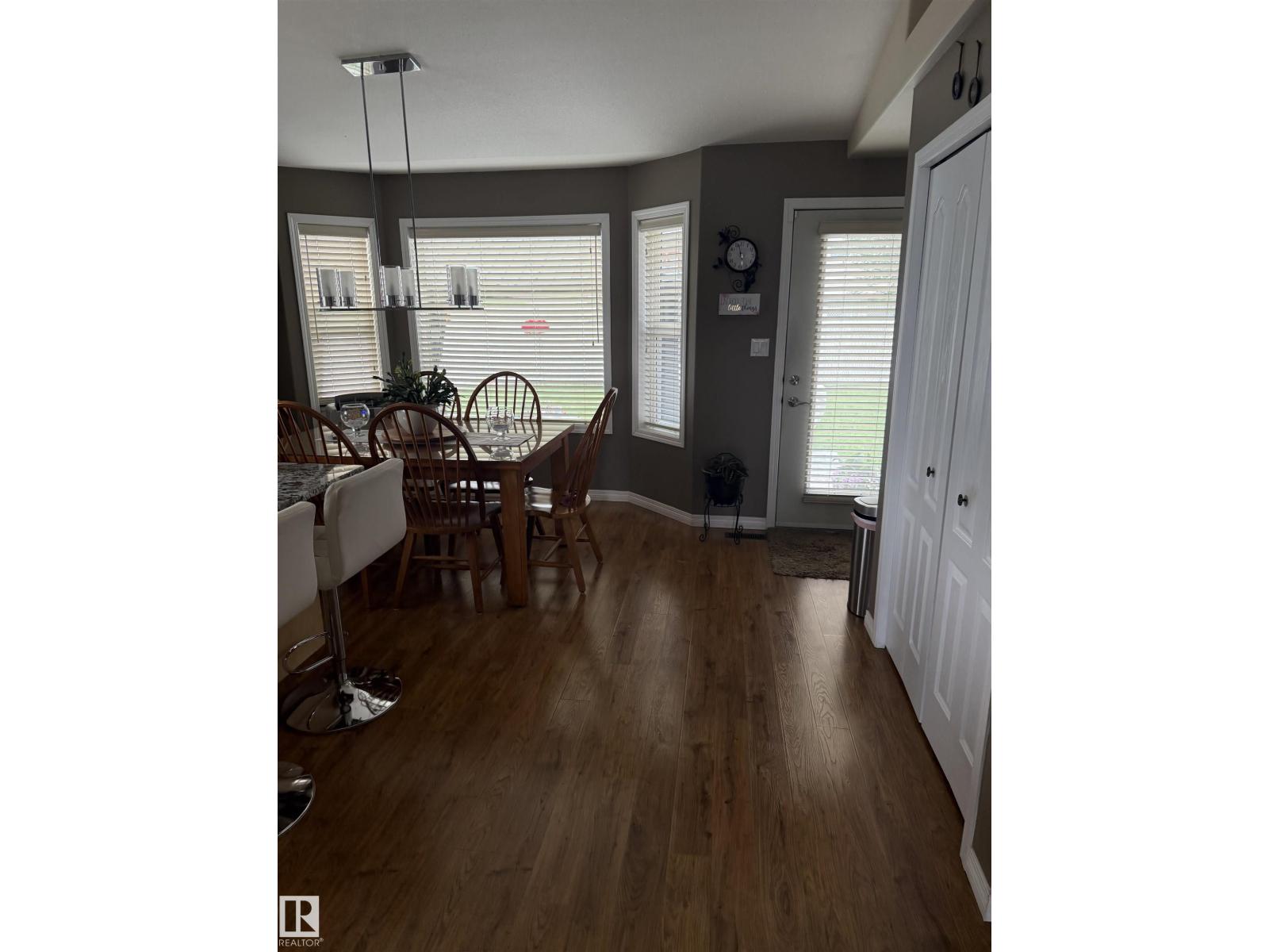 4452 40 ST - 7