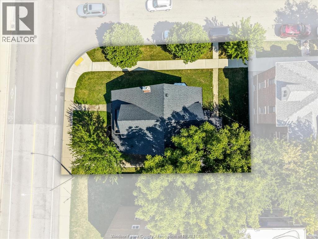 1423 RIVERSIDE DRIVE West - Image 37
