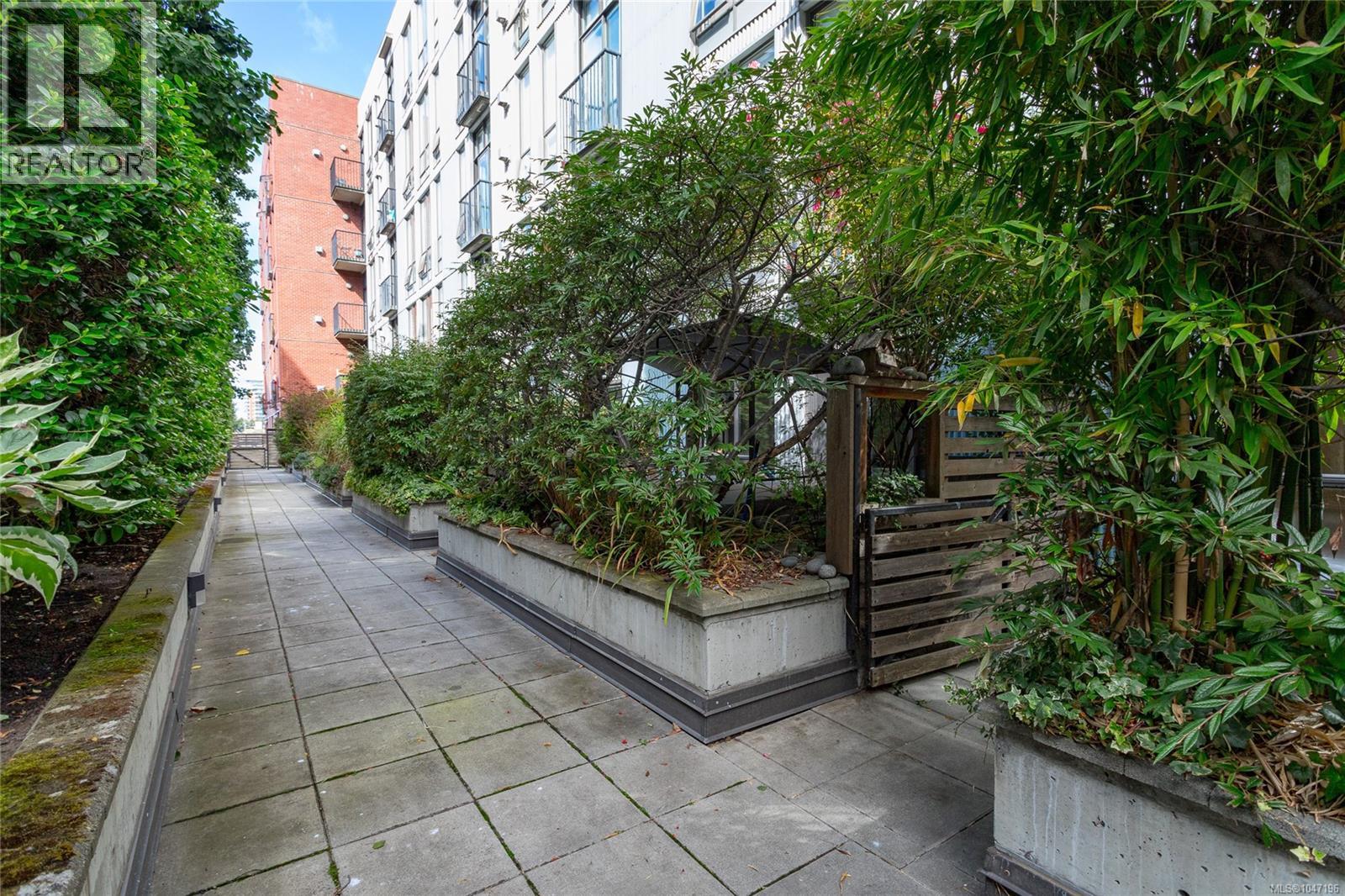 #120 409 Swift St - 22