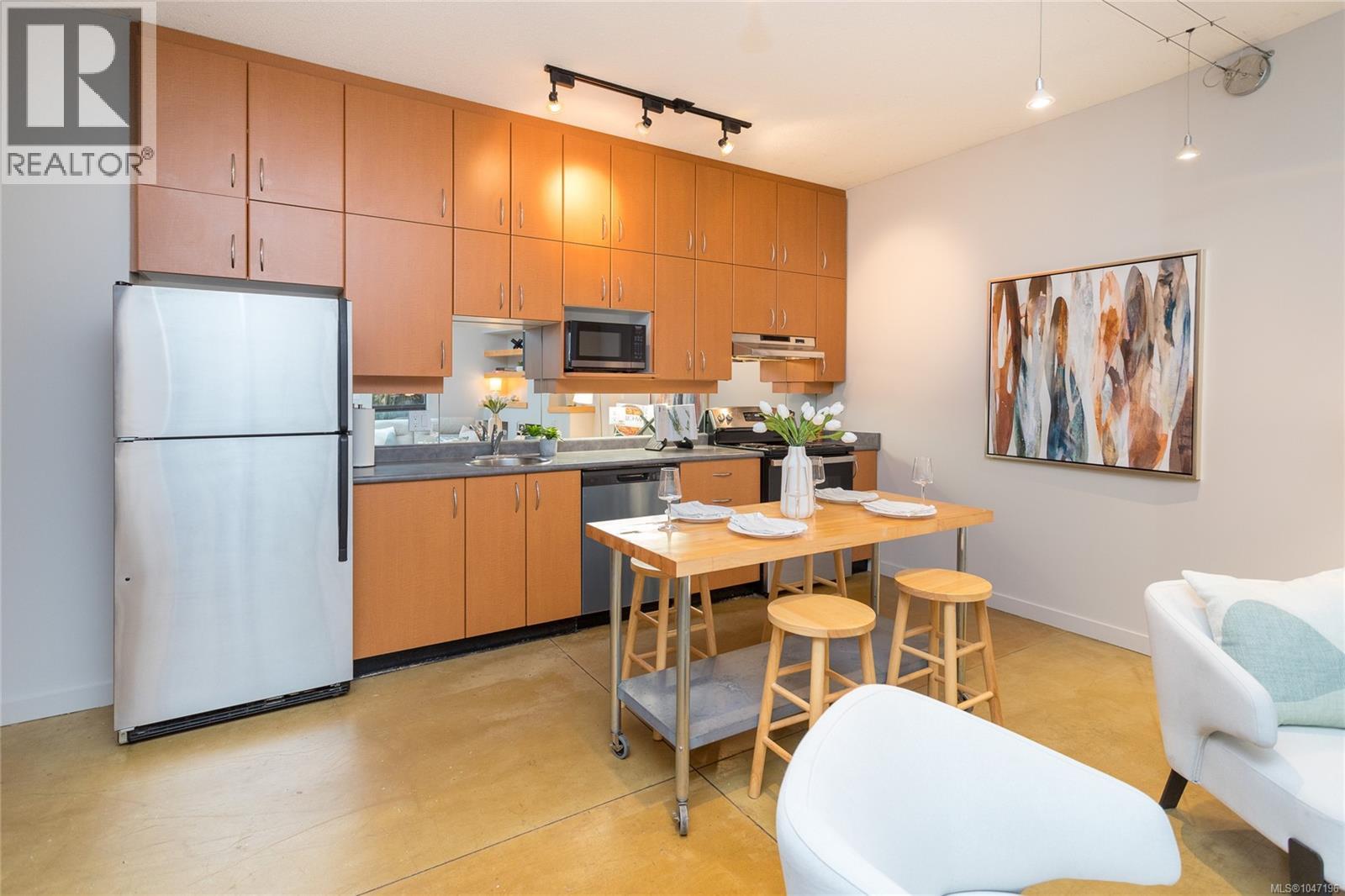 #120 409 Swift St - 25