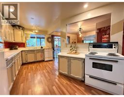 Kitchen - 39 Wilkenson Road, Christina Lake, BC V0H1E2 Photo 14
