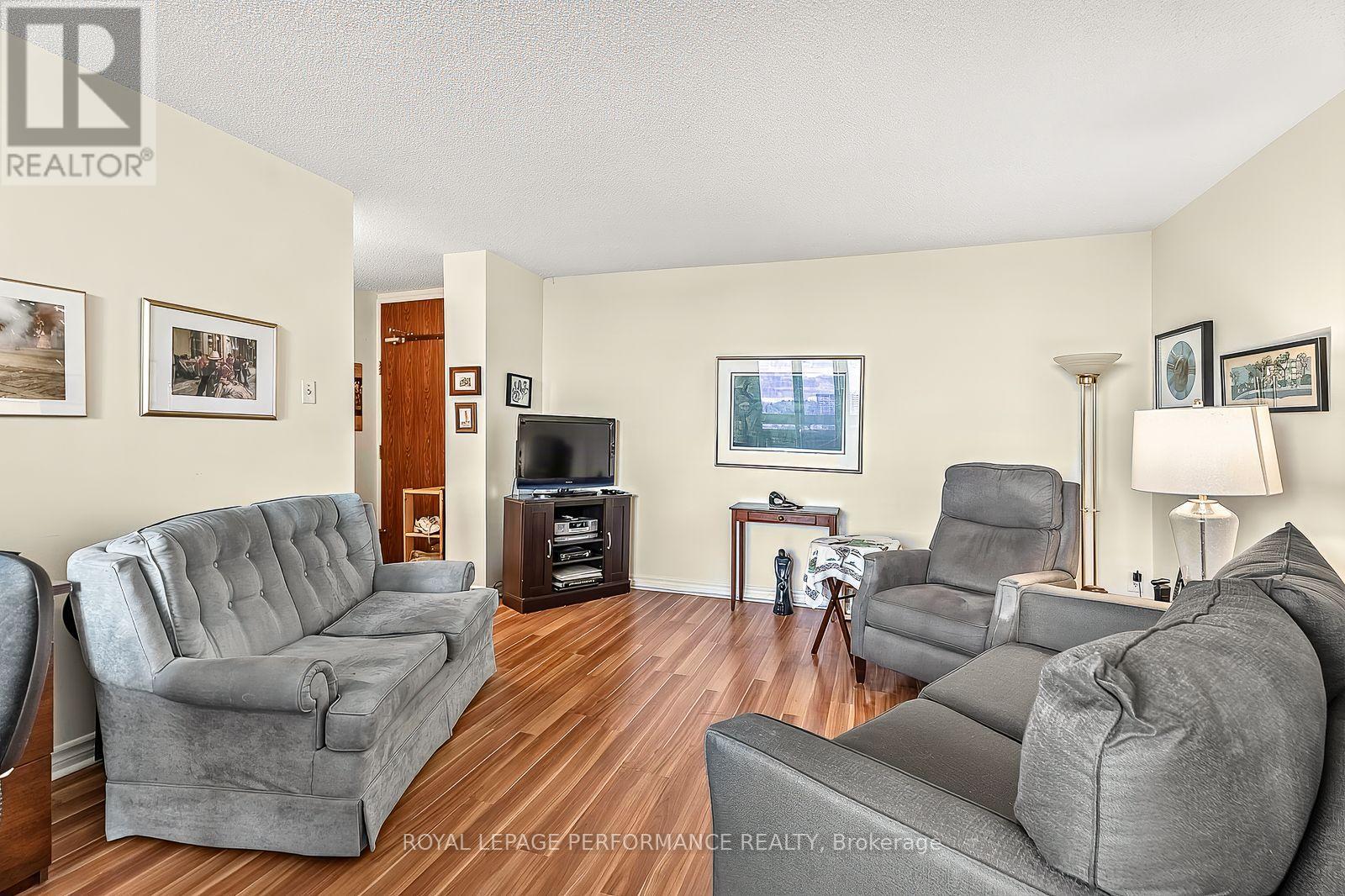 1406 - 2000 Jasmine Crescent