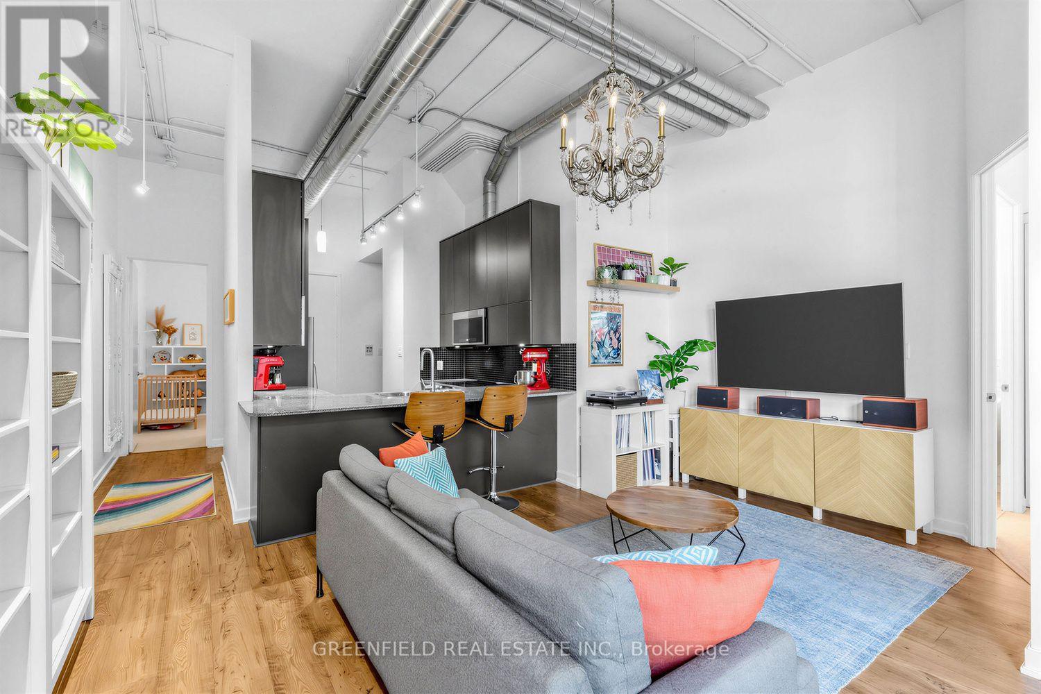 #410 380 MACPHERSON AVENUE N - 1