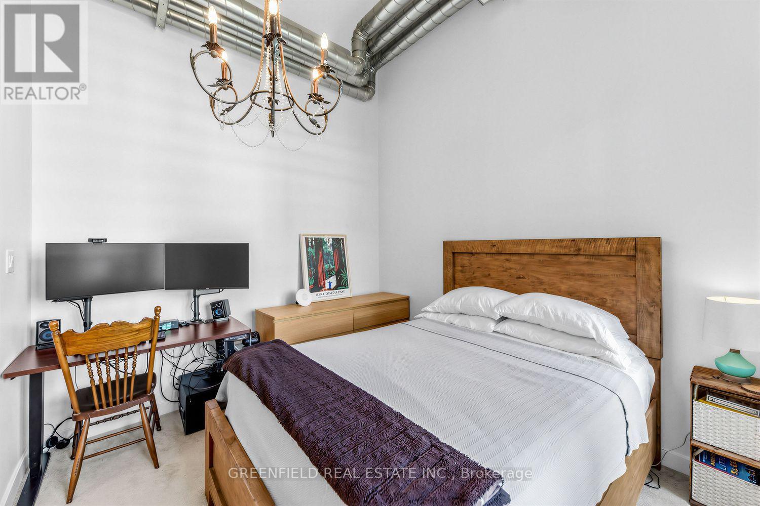 #410 380 MACPHERSON AVENUE N - Image 11