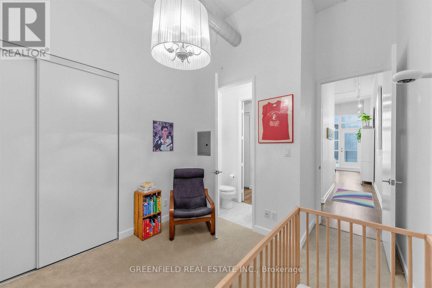 #410 380 MACPHERSON AVENUE N - 15