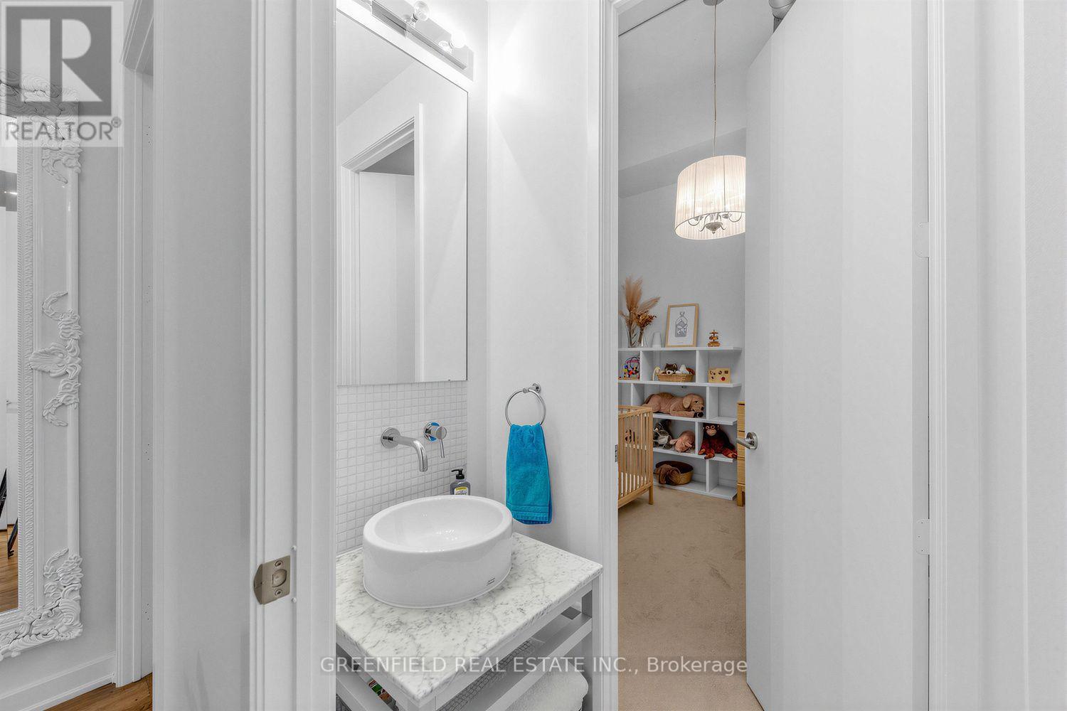 #410 380 MACPHERSON AVENUE N - Image 16