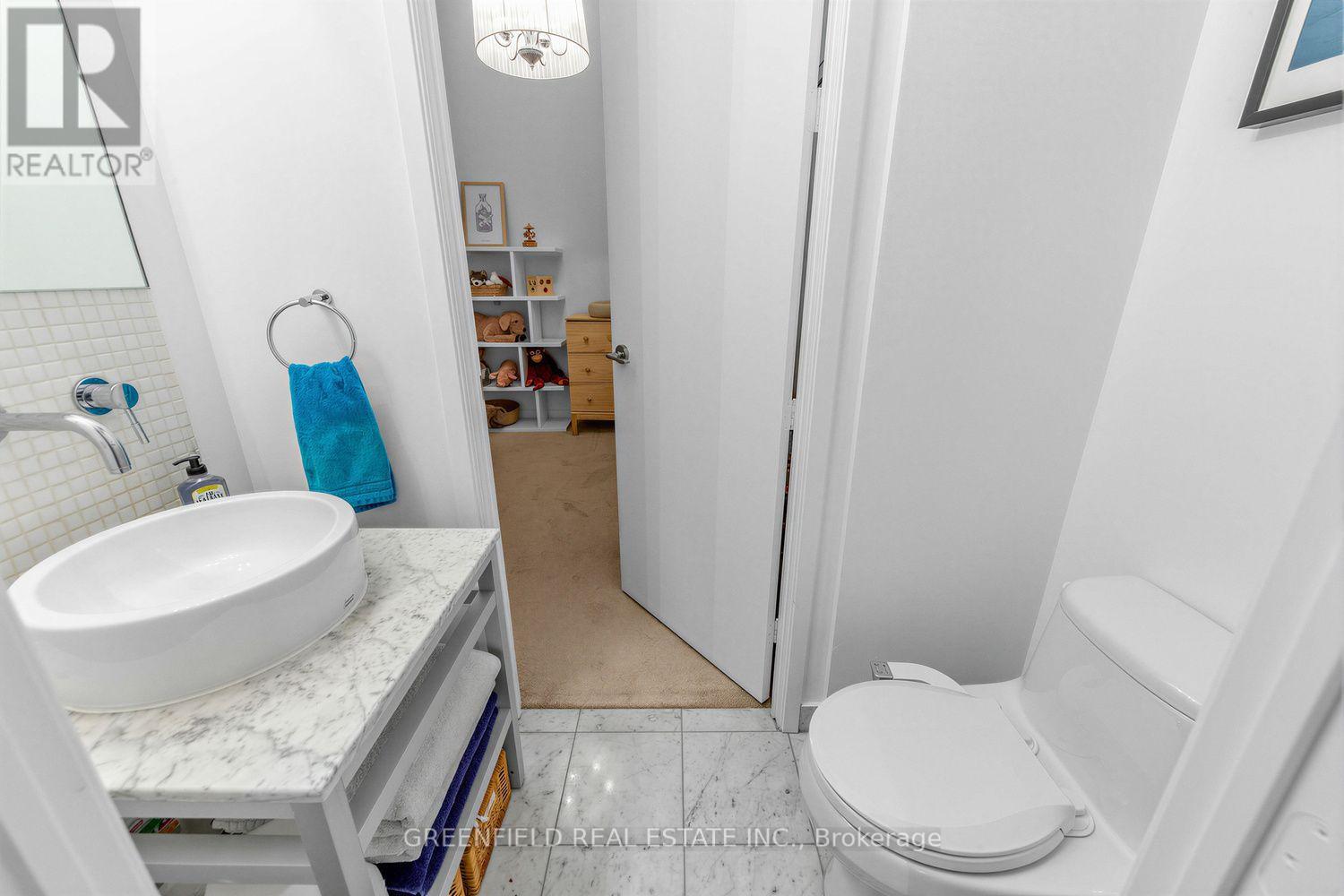 #410 380 MACPHERSON AVENUE N - Image 17