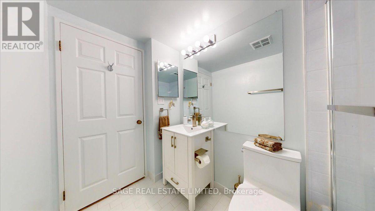 #208 88 CHARLES STREET E - 23