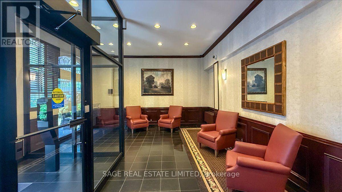 #208 88 CHARLES STREET E - 27