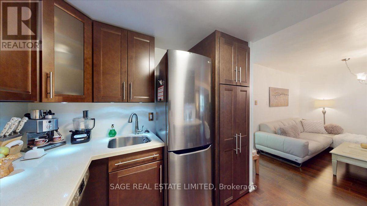 #208 88 CHARLES STREET E - 7