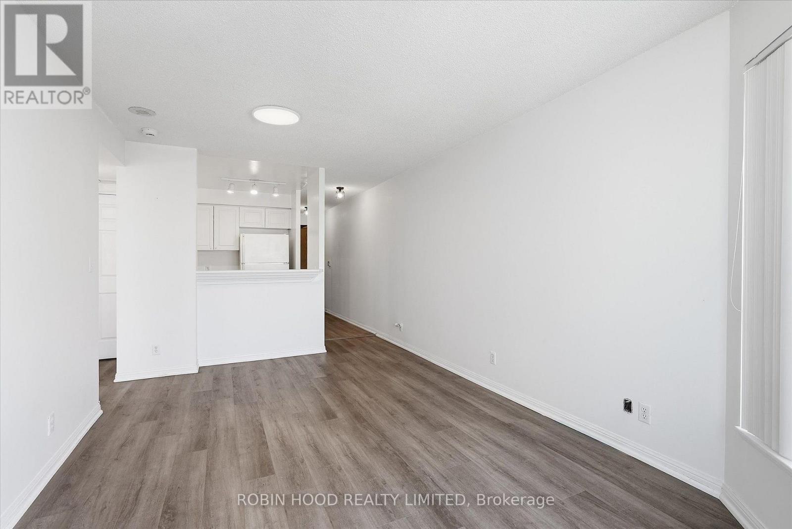 #PH109 11 LEE CENTRE DRIVE - 14