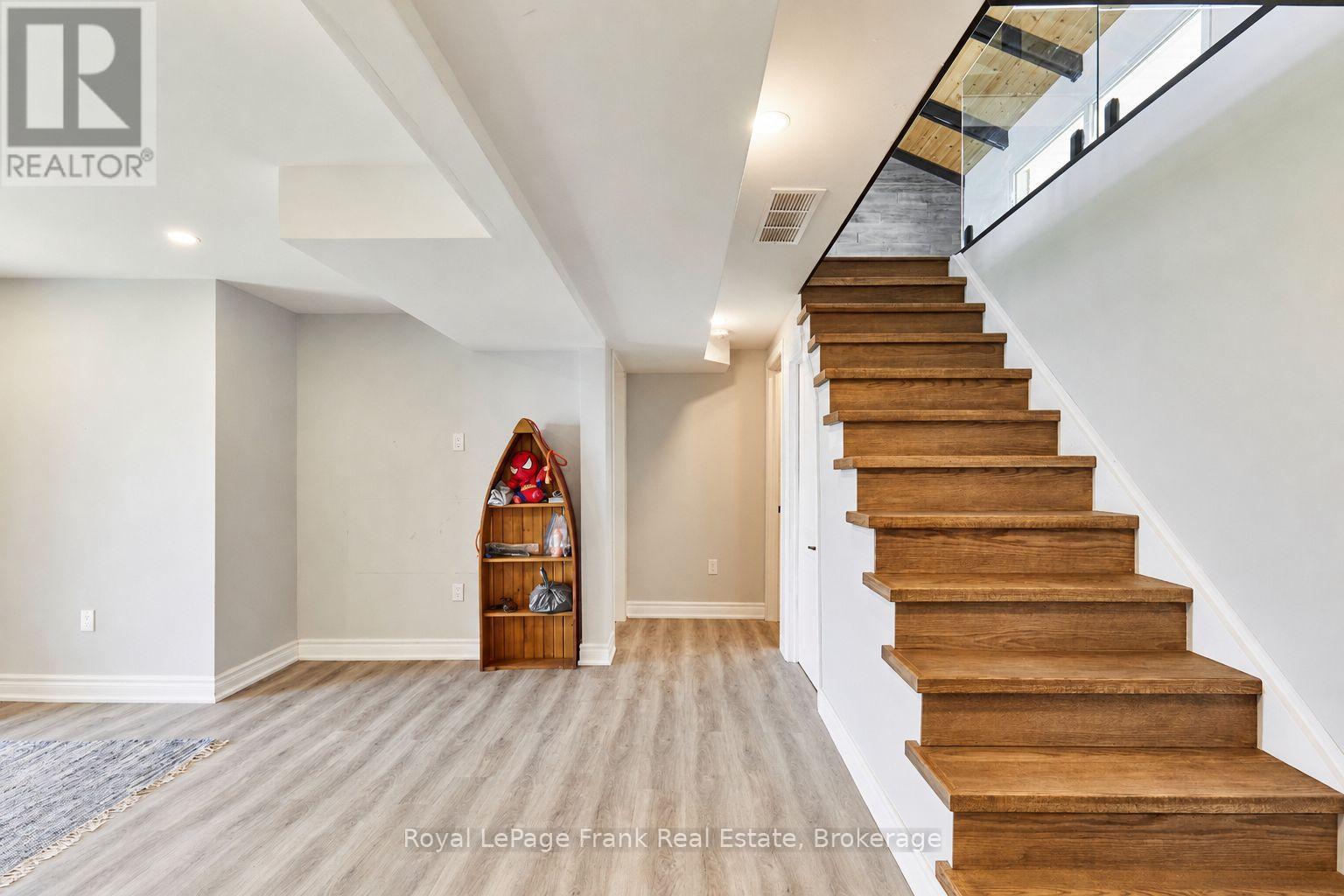 36 SUMMER DRIVE - Image 13
