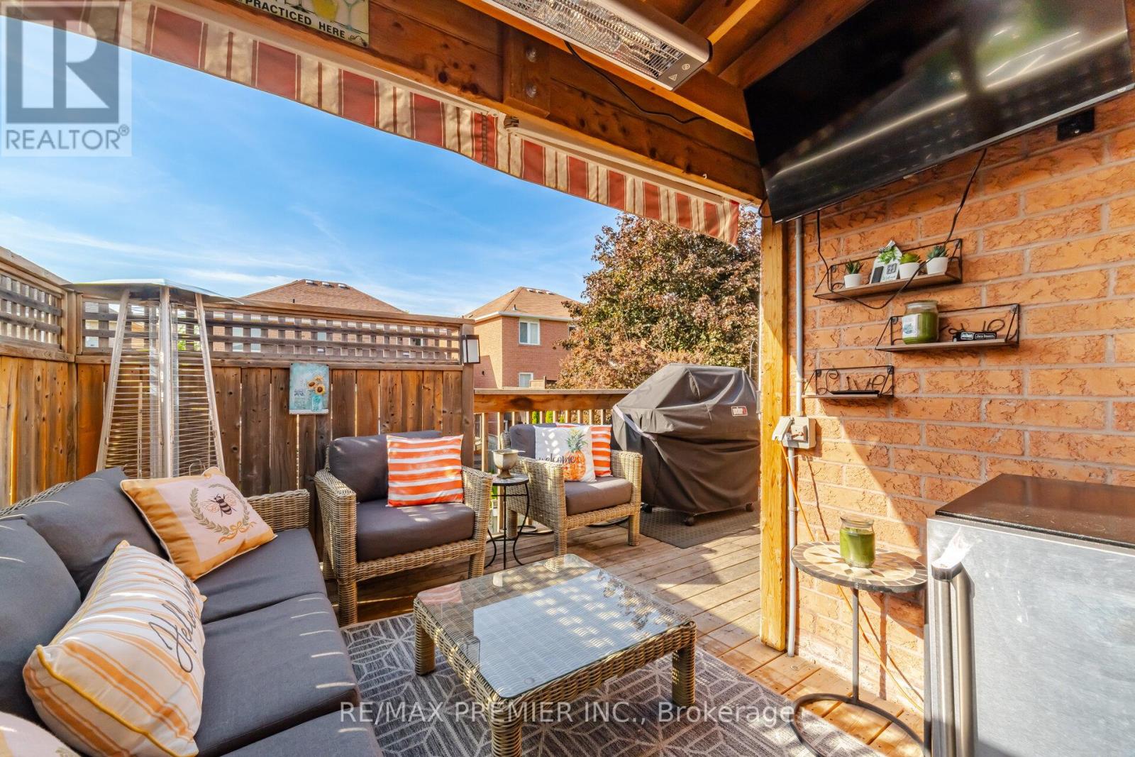 137 BLACKTHORN DRIVE - 40