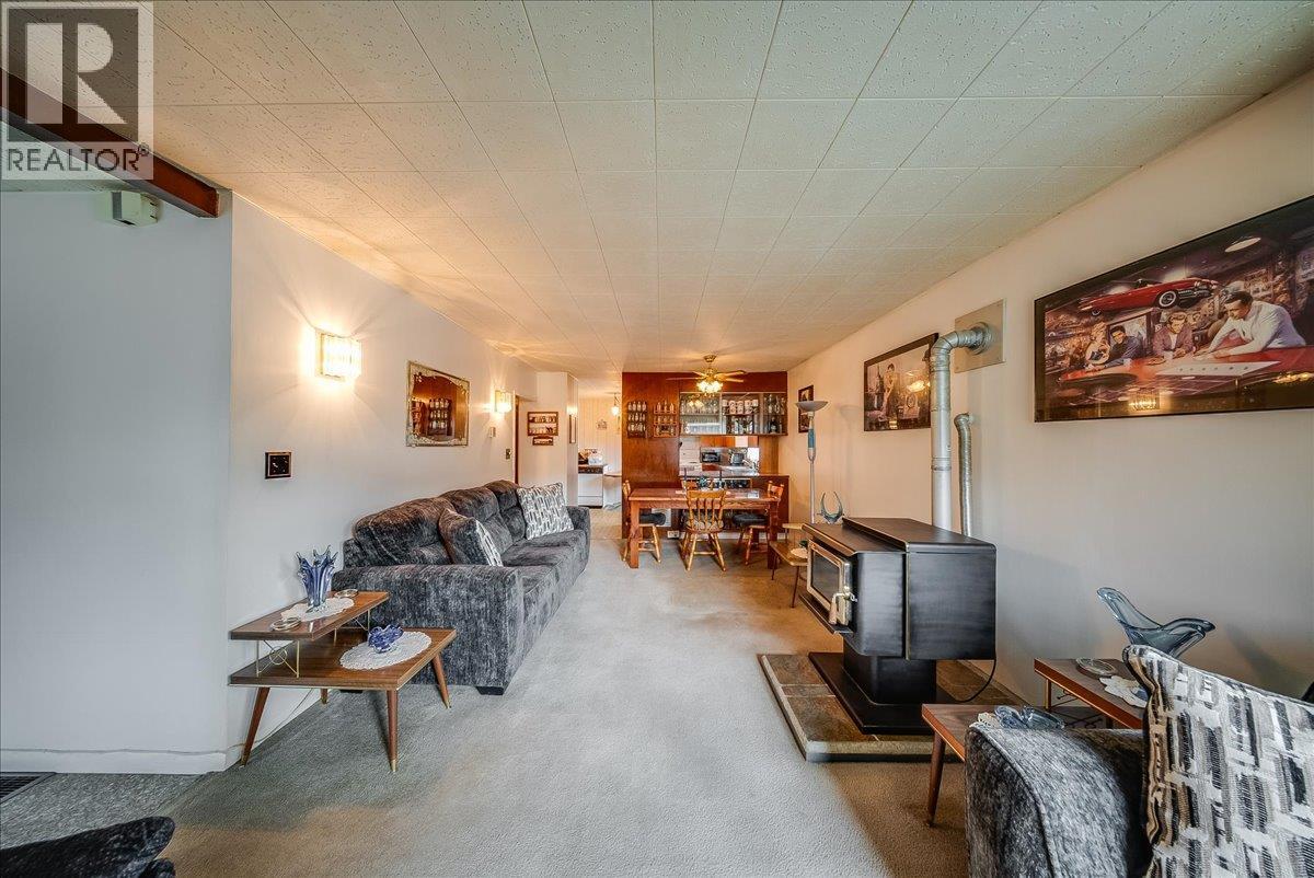 1924 Davis Street - 6