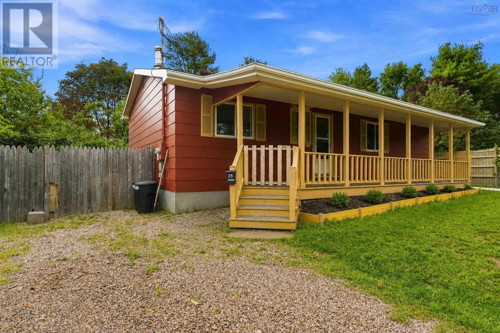 35 Colonial Crescent - 2
