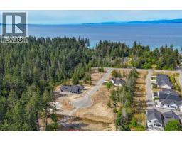 453 Camassia Close, Qualicum Beach, BC V9K1G1 Photo 10
