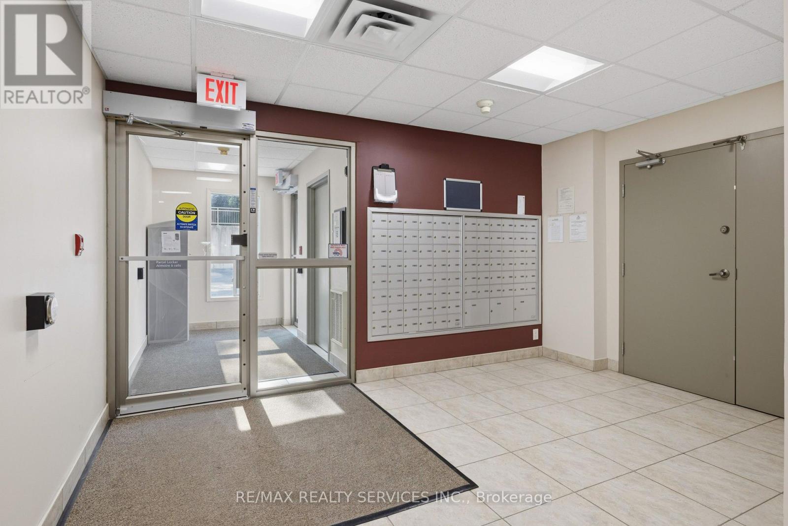 #212 350 WELLINGTON STREET - Image 35